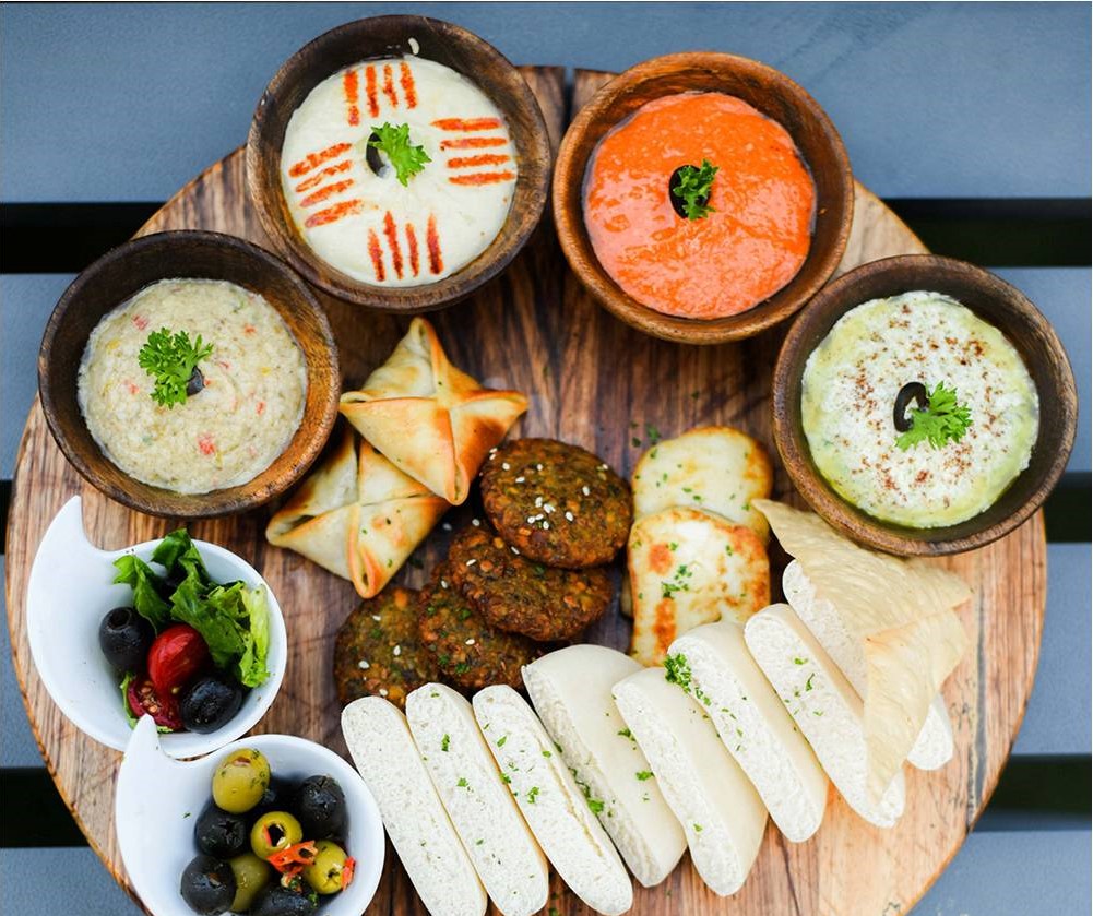 Caribbean gourmet mezze platter for VIP jet catering — St Maarten TNCM